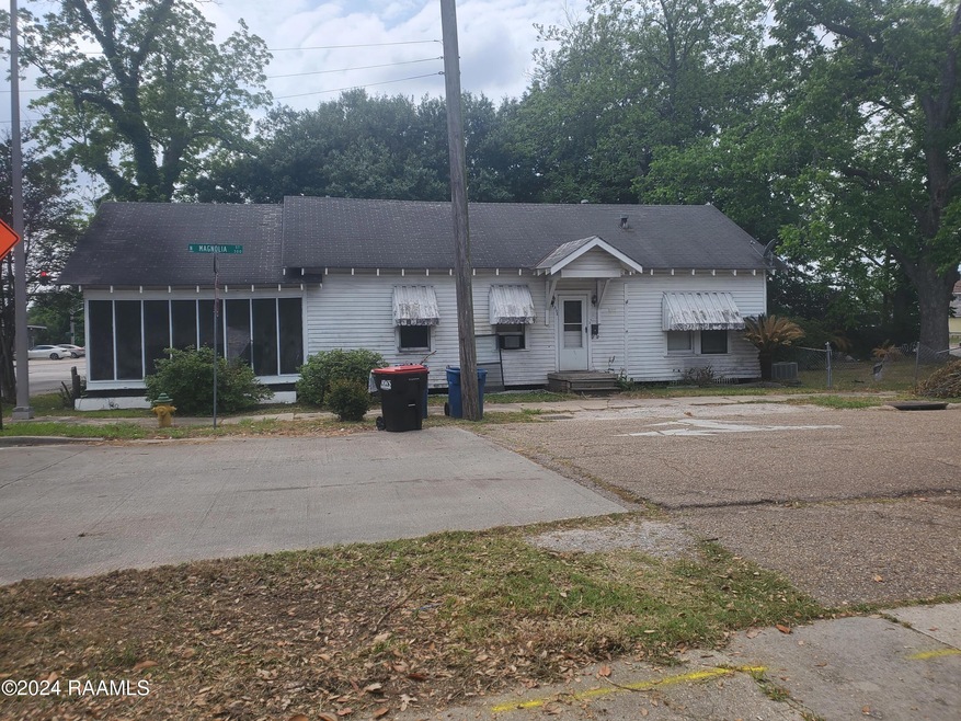 305 N. Magnolia