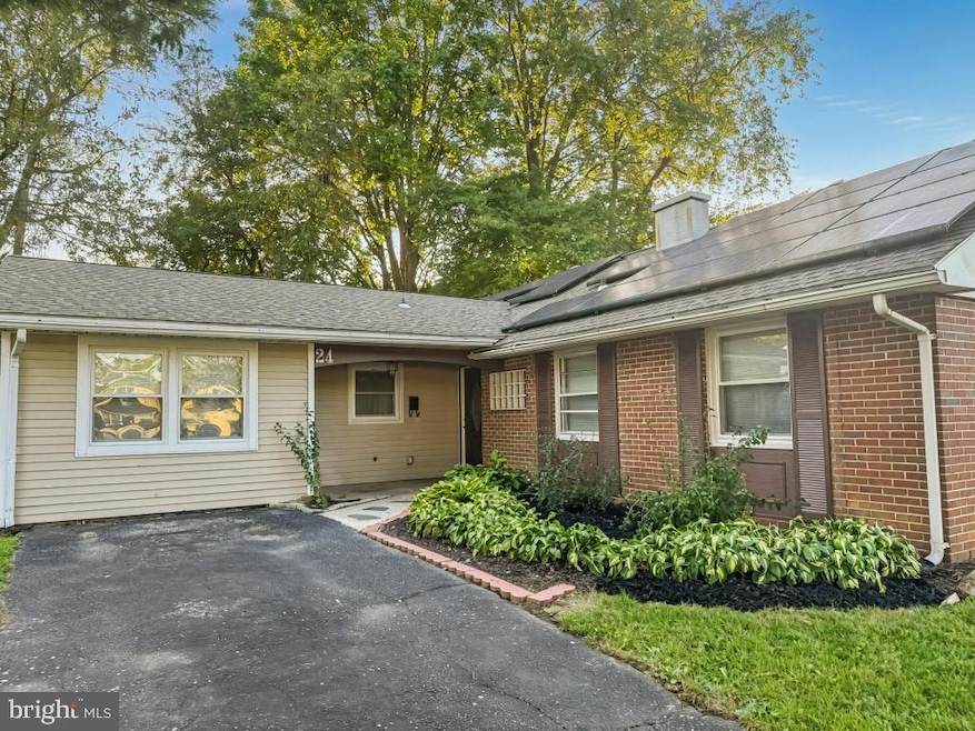 24 Pilgrim Ln, Willingboro, NJ 08046 - photo 1