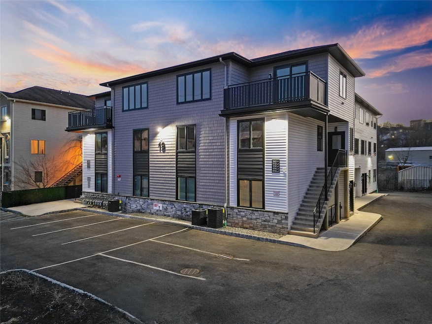 Pending $749,000