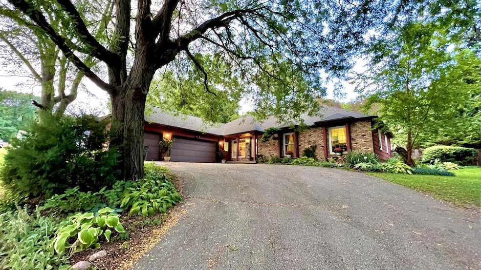 505 Hillcrest Drive, Holmen