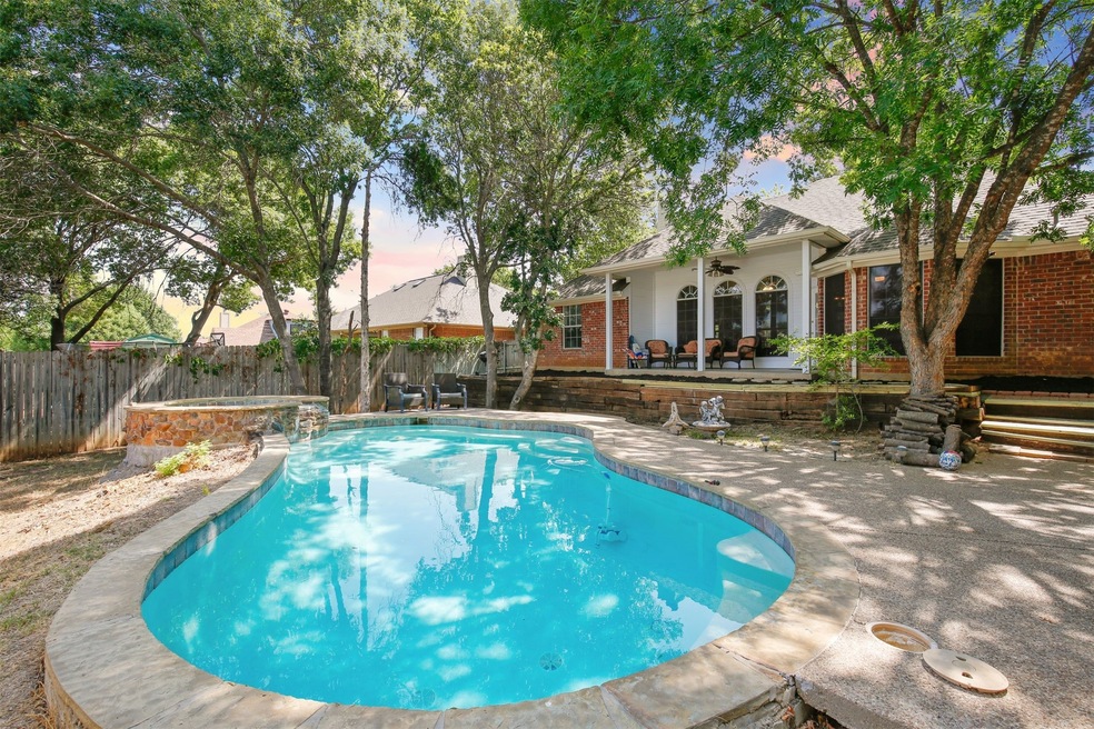 1338 Timber Creek Dr, Weatherford, TX 76086 - photo 1