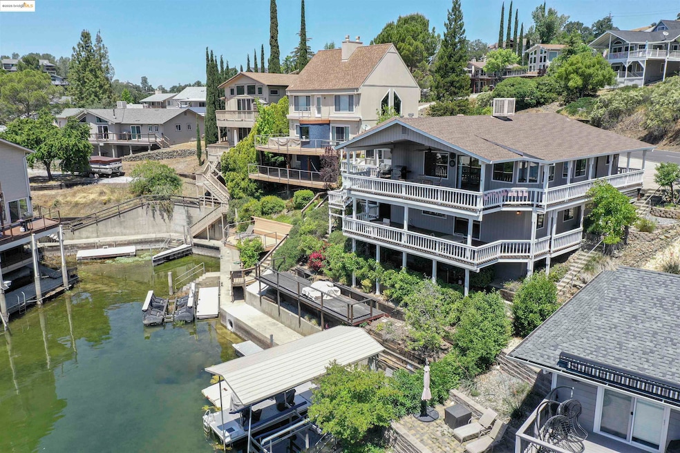 Sold $1,015,000 • Co-Listing Agent