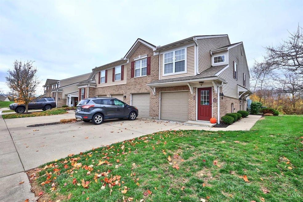 1753 Weatherstone Cir unit 13G6, Monroe, OH 45050 - photo 1