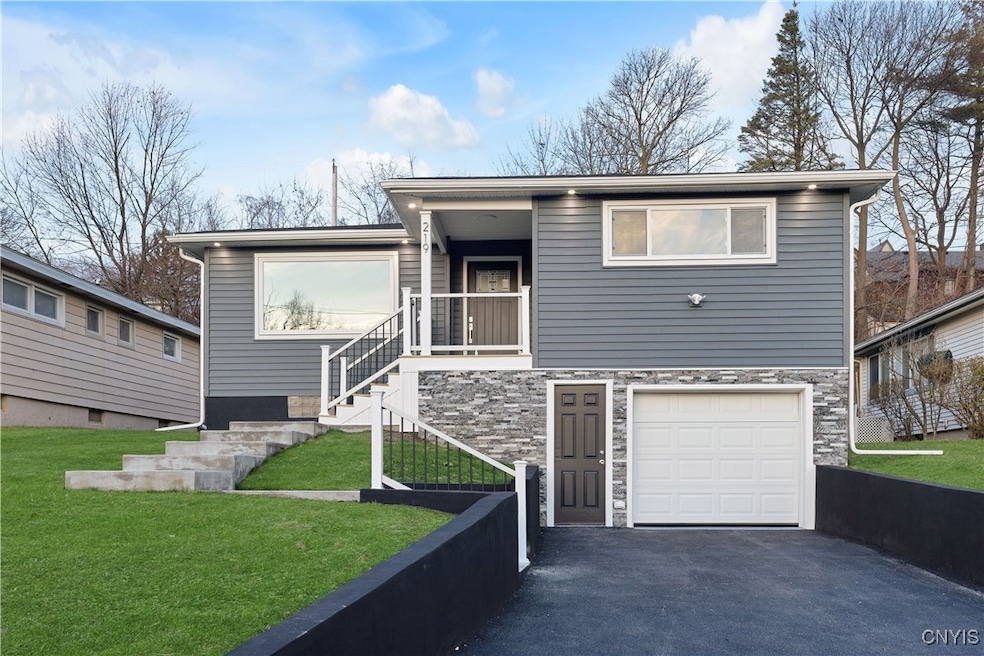 219 Barrington Rd, Syracuse, NY 13214 - photo 1