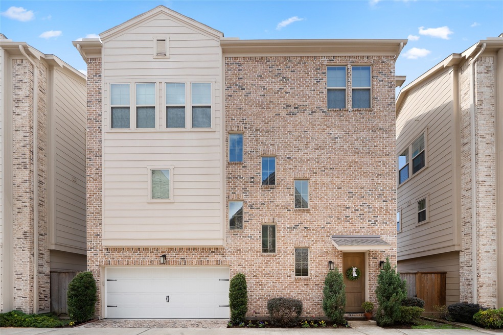 This lovely listing is located in the middle of vi