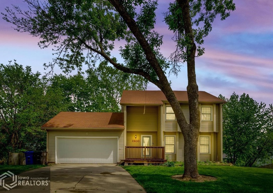 1900 Juniper Ct, Des Moines, IA 50320 - photo 1