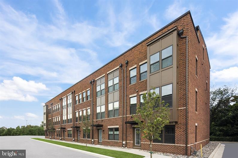 2200 Kloman St unit WATERFRONT STRAUSS, Baltimore, MD 21230 - photo 1