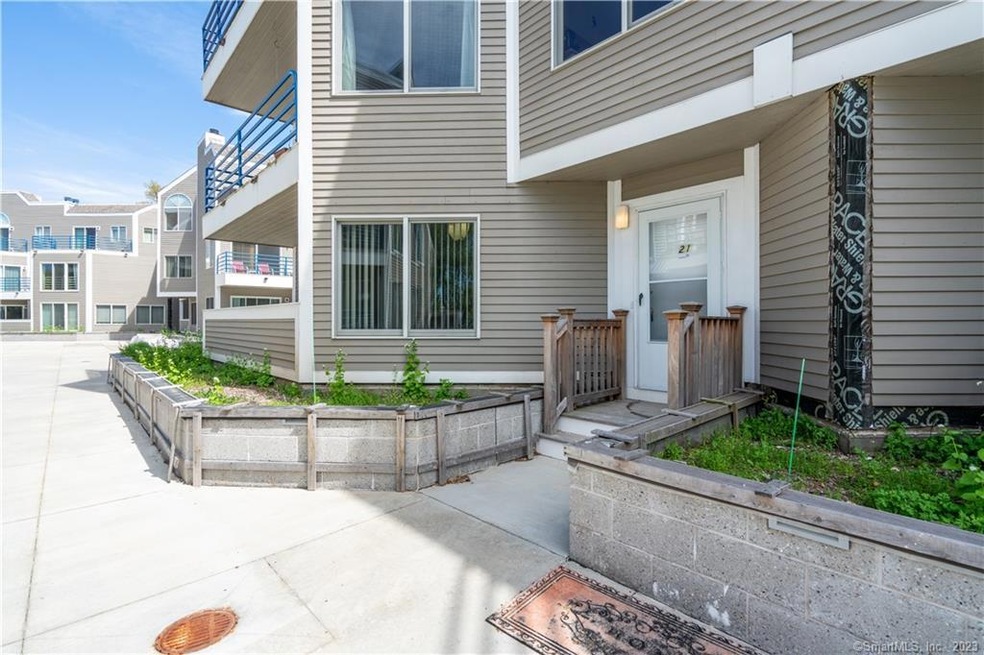 21 Harbour Close, New Haven, CT 06519 - photo 1