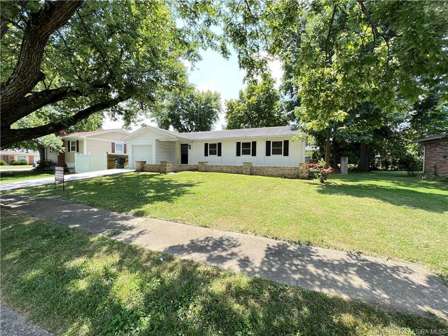 906 Woodbourne Dr, New Albany, IN 47150 - photo 1