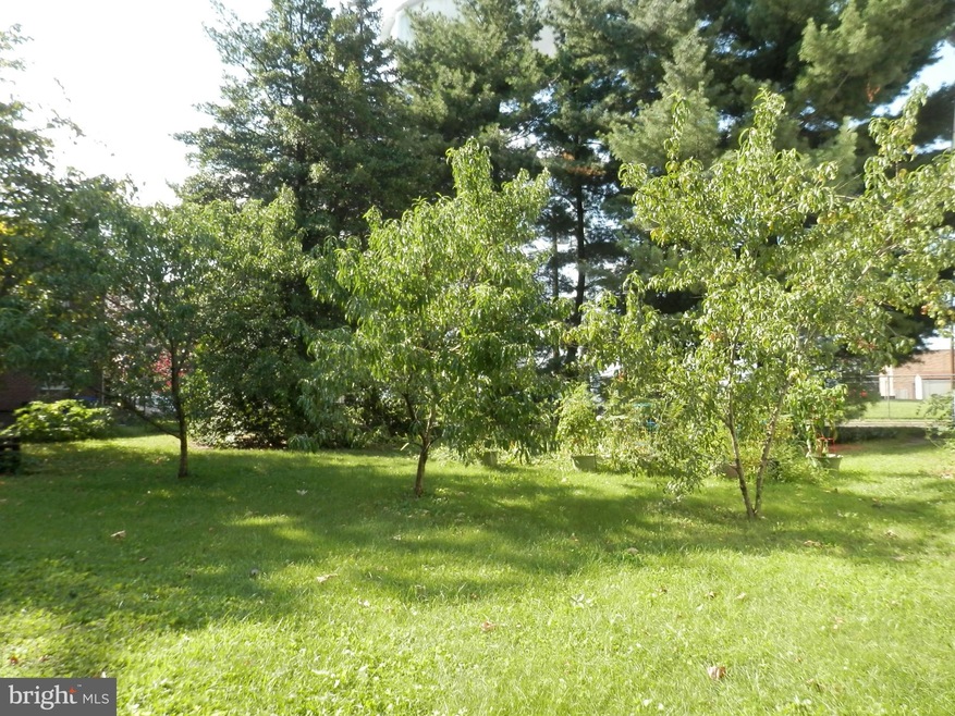 20 W Hancock St, Riverside, NJ 08075 - photo 1