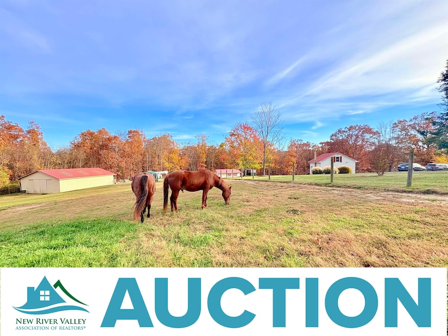 2740 Lantern Rd, Radford, VA 24141 - photo 1