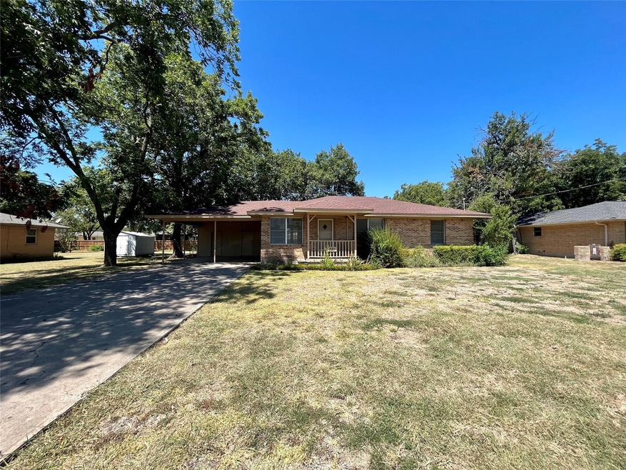 521 W Ash St, Celina, TX 75009 - photo 1
