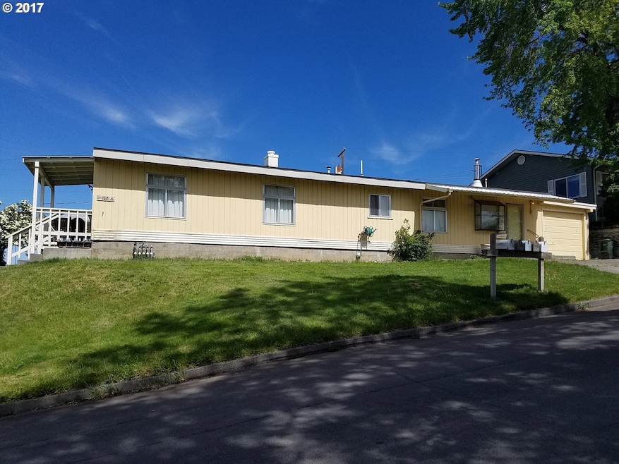 704 SE 6th St, Pendleton, OR 97801 - photo 1