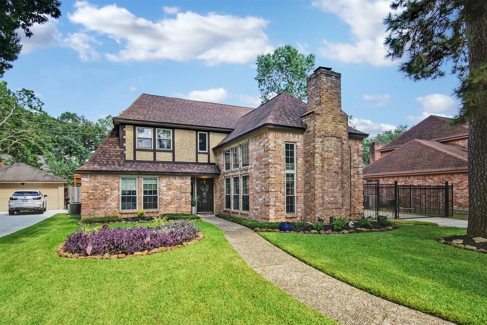 12443 Oak Park Dr, Houston, TX 77070 - photo 1