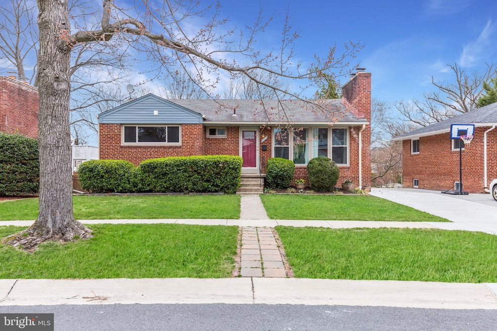 10505 Insley St, Silver Spring, MD 20902 - photo 1