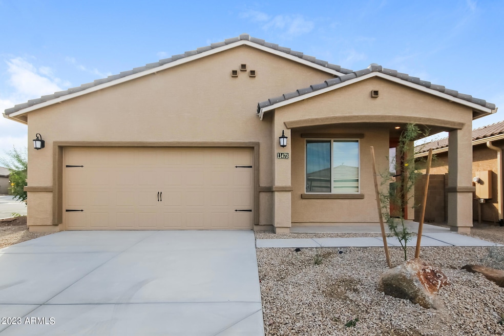 000-photo-hero-shot-13379860