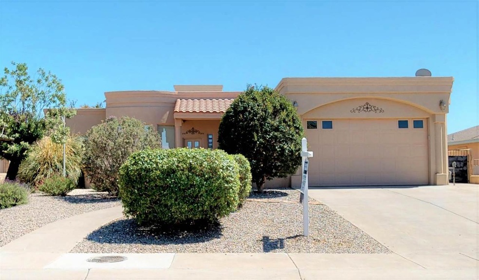 334 Camino Real unit 5, Alamogordo, NM 88310 - photo 1