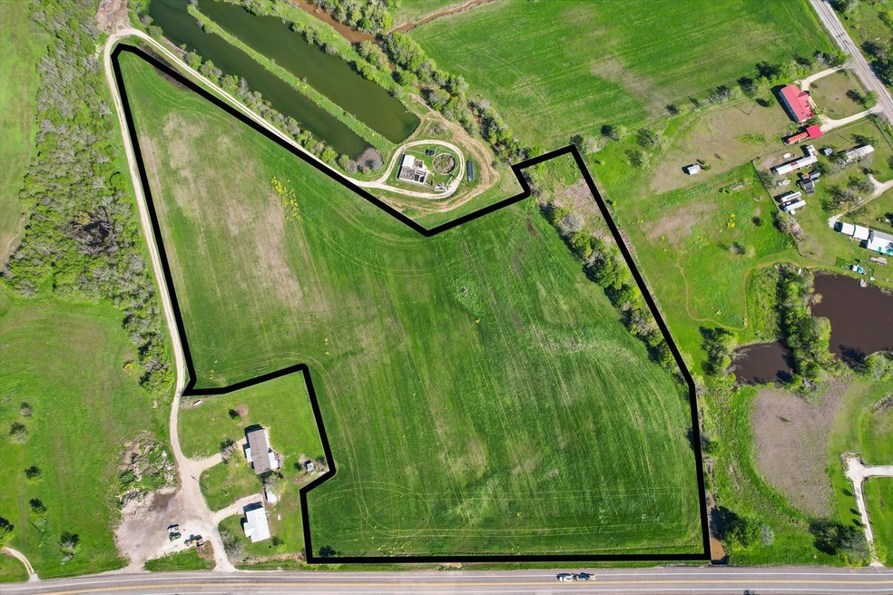 Pretty 14.172 Acres with approximately 811 ft of r