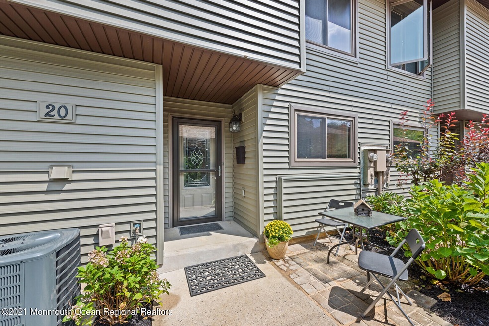 02_01Porch_mls