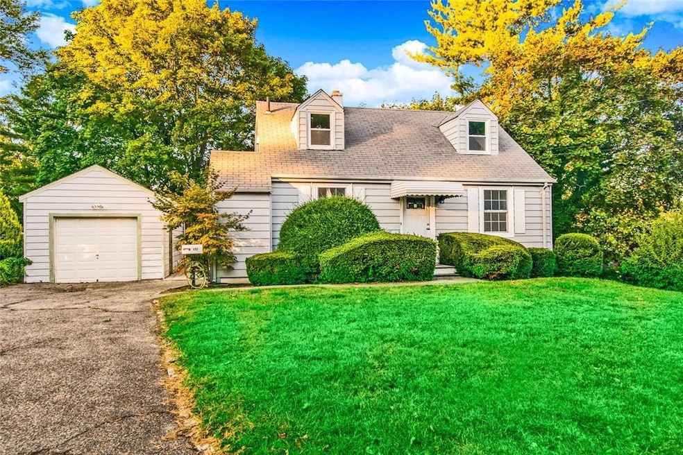 122 Young Ave, Yonkers, NY 10710 - photo 1