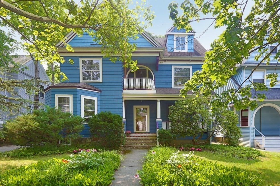 340 Lake Ave unit 1, Newton Highlands, MA 02461 - photo 1