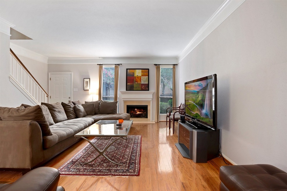 1201 Mcduffie St unit 155, Houston, TX 77019 - photo 1