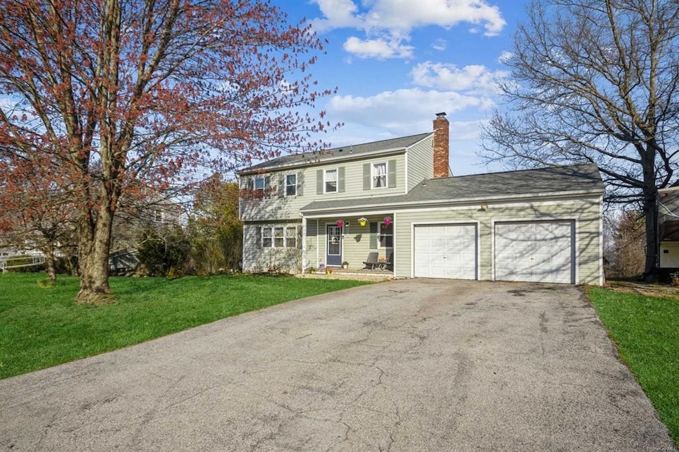 23 Macintosh Ln, Wappingers Falls, NY 12590 - photo 1