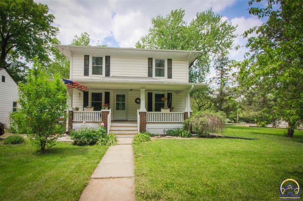 1001 SW Webster Ave, Topeka, KS 66604 - photo 1