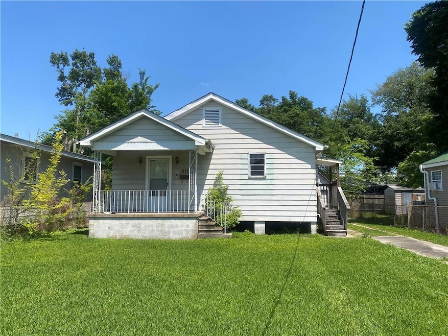 611 MacArthur Ave