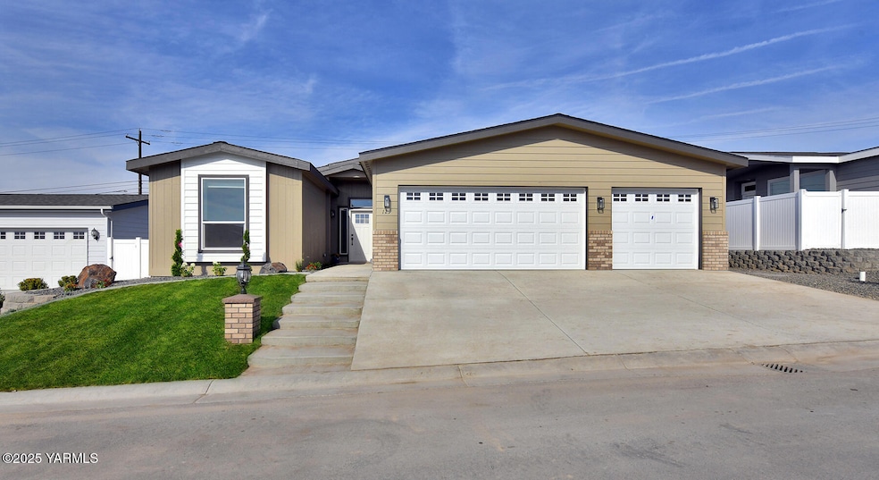 200 Bridle Way unit 129, Yakima, WA 98901 - photo 1