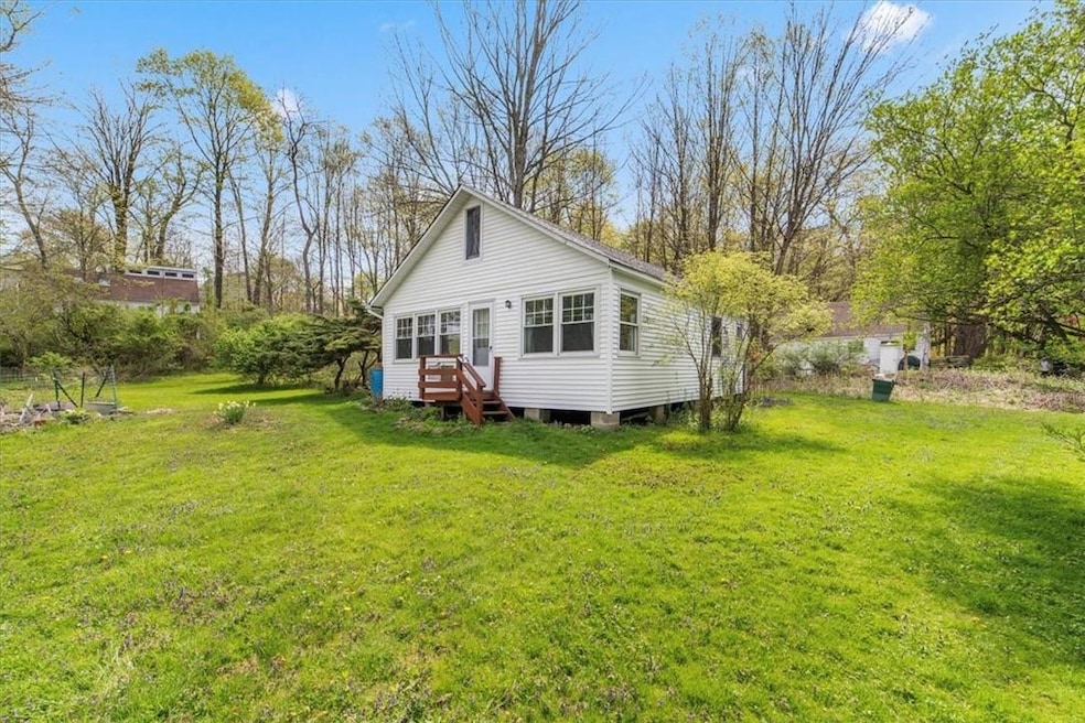 3300 Baker St unit 22, Mohegan Lake, NY 10547 - photo 1