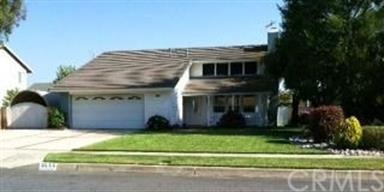 GREAT CURB APPEAL....!