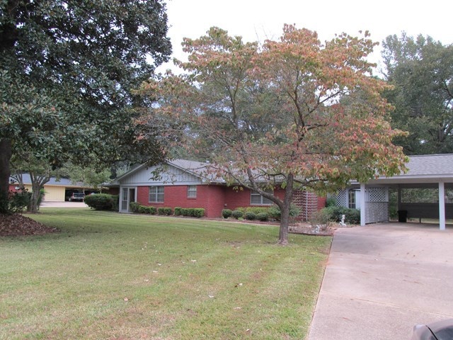 709 Bostwick St, Nacogdoches, TX 75965 - photo 1