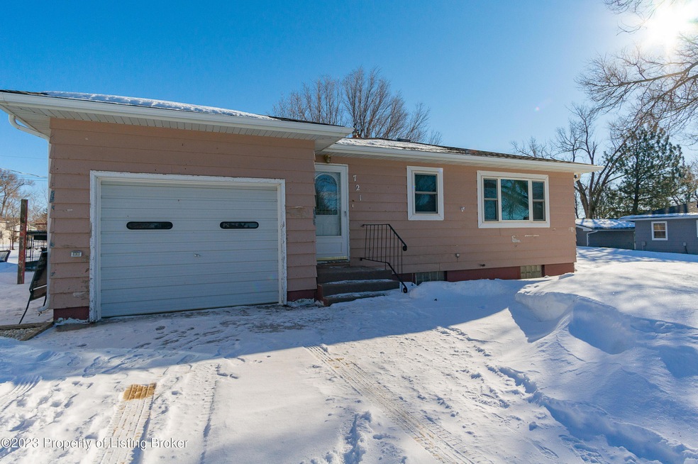 721 1st Ave E (20 of 21)