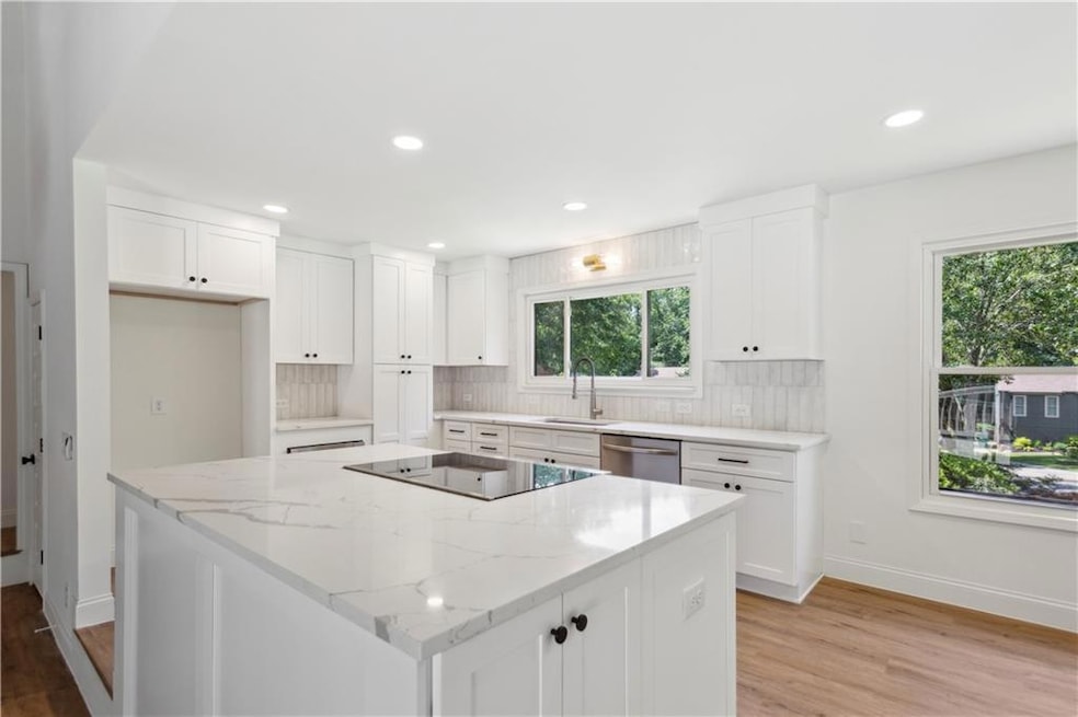 3447 Dry Creek Rd, Marietta, GA 30062 - photo 1