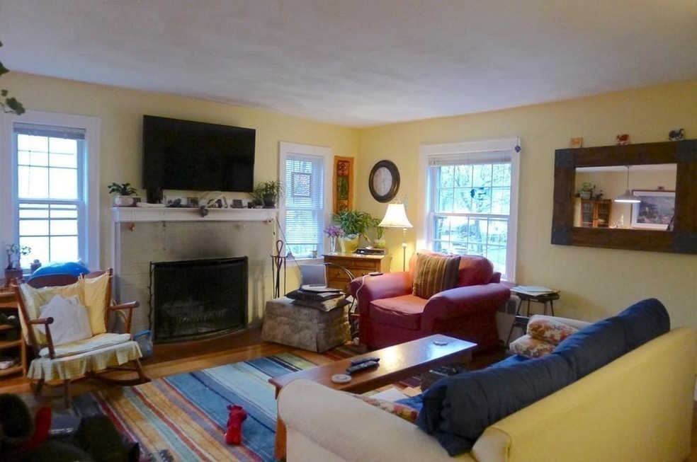 40 Hatfield Rd unit 2, West Newton, MA 02465 - photo 1