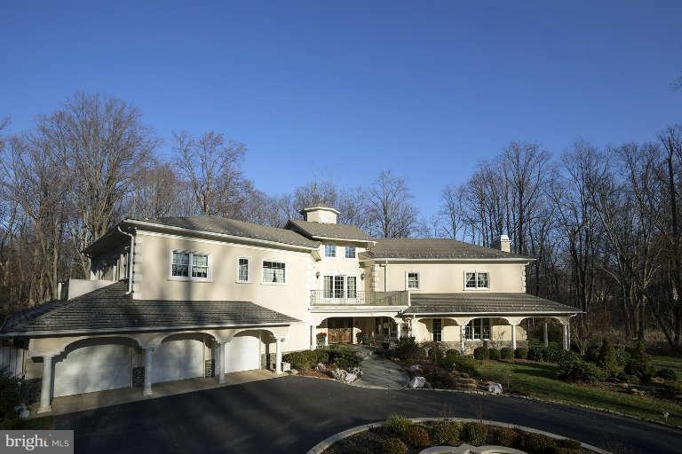 8146 Old Dominion Dr, McLean, VA 22102 - photo 1