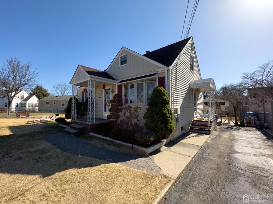 612 Edgeworth St, Middlesex, NJ 08846 - photo 1