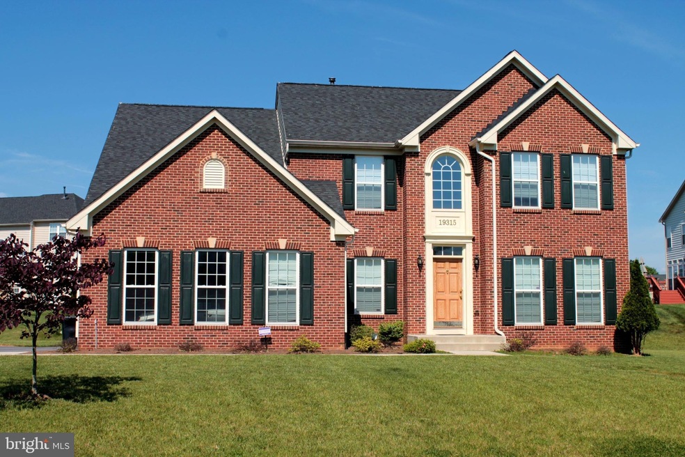 19315 Paradise Manor Dr, Hagerstown, MD 21742 - photo 1