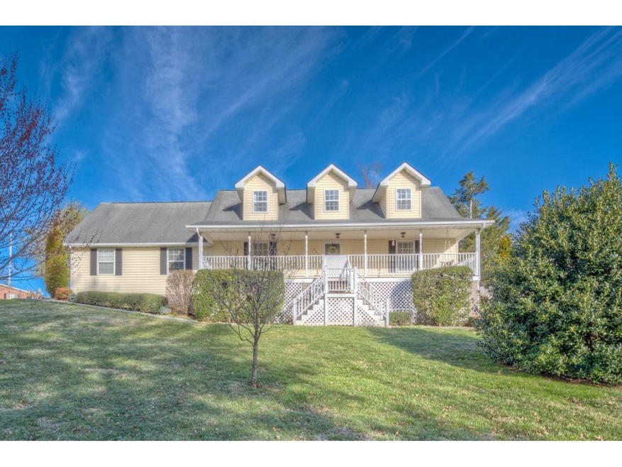 2205 Ridgefield Dr, Johnson City, TN 37601 - photo 1