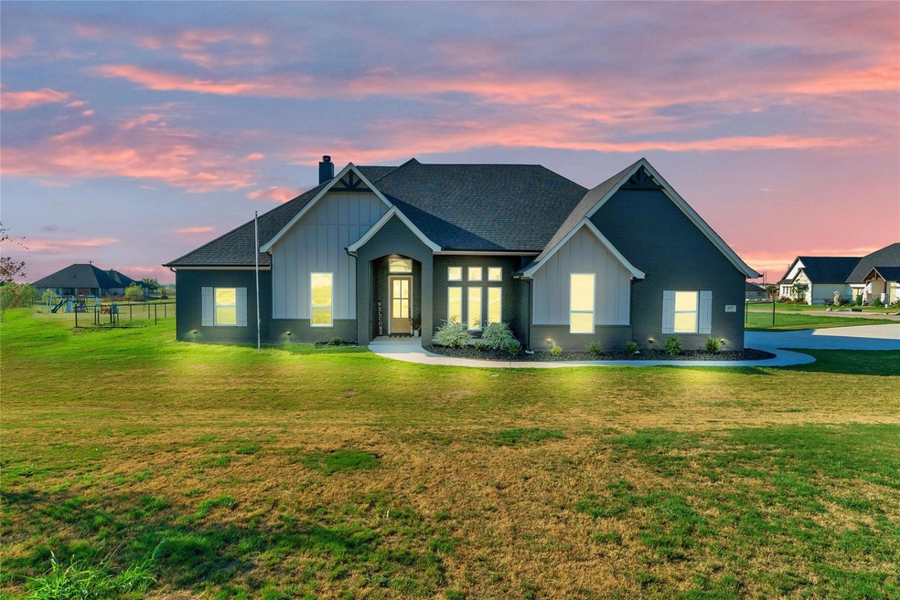 257 Agua Linda Dr, Godley, TX 76044 - photo 1