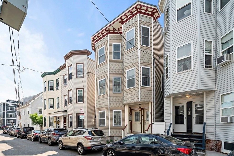 7 Peters St unit 1, Boston, MA 02127 - photo 1