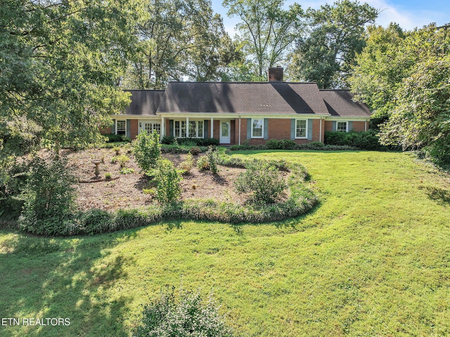 Pending $650,000 • Co-Listing Agent