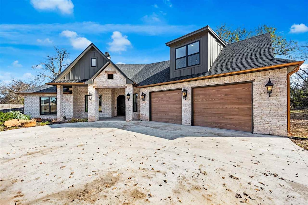 11093 Kandi Ct, Elgin, OK 73538 - photo 1