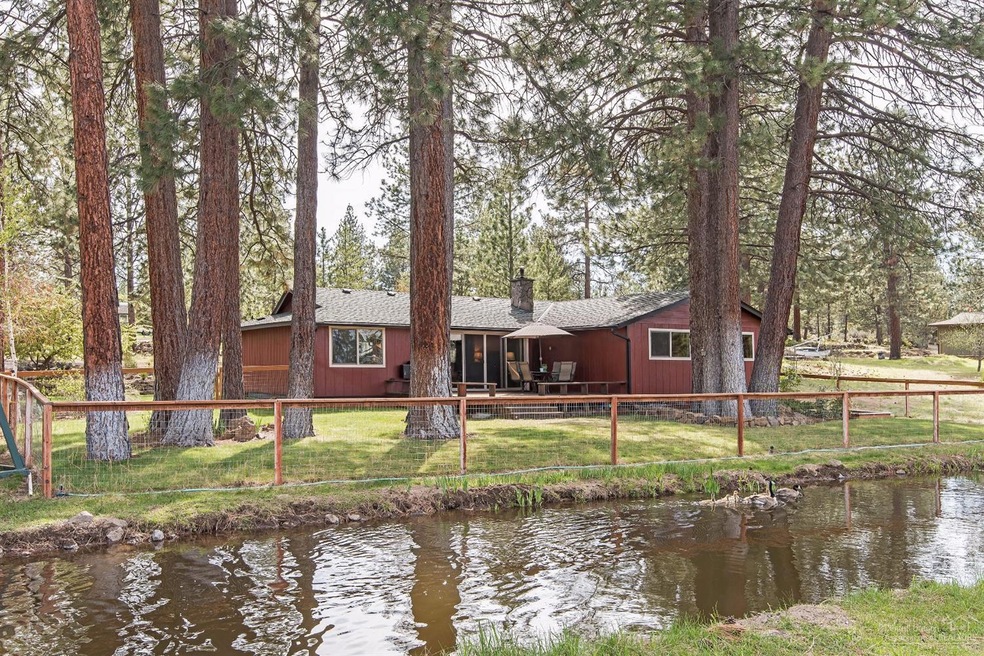 20530 Pine Vista Dr, Bend, OR 97702 - photo 1