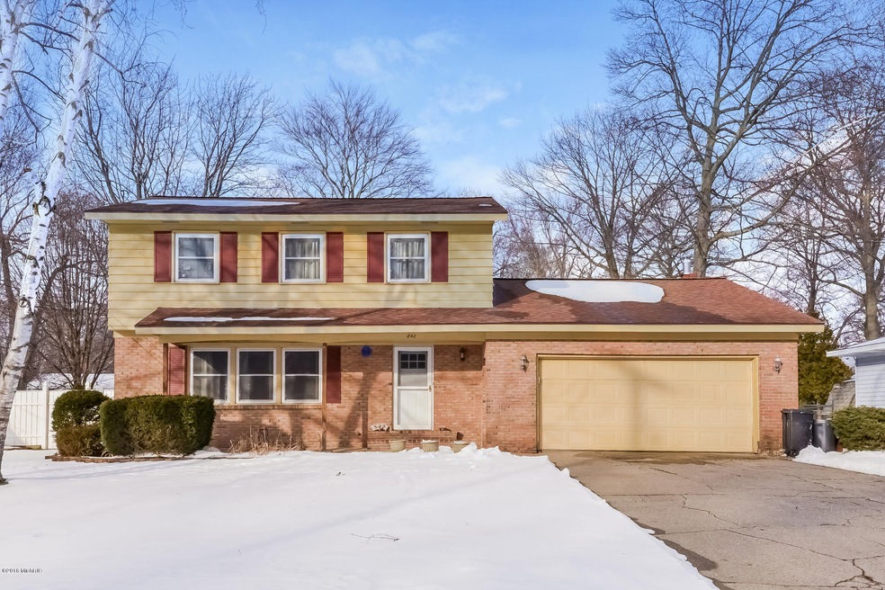 001-Front_View-2286672-medium