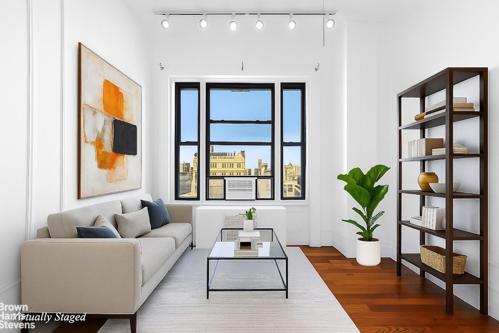 Lincoln Spencer Cooperative unit 116C, New York, NY 10023 - photo 1