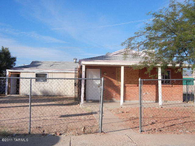 4549 E 17th St, Tucson, AZ 85711 - photo 1