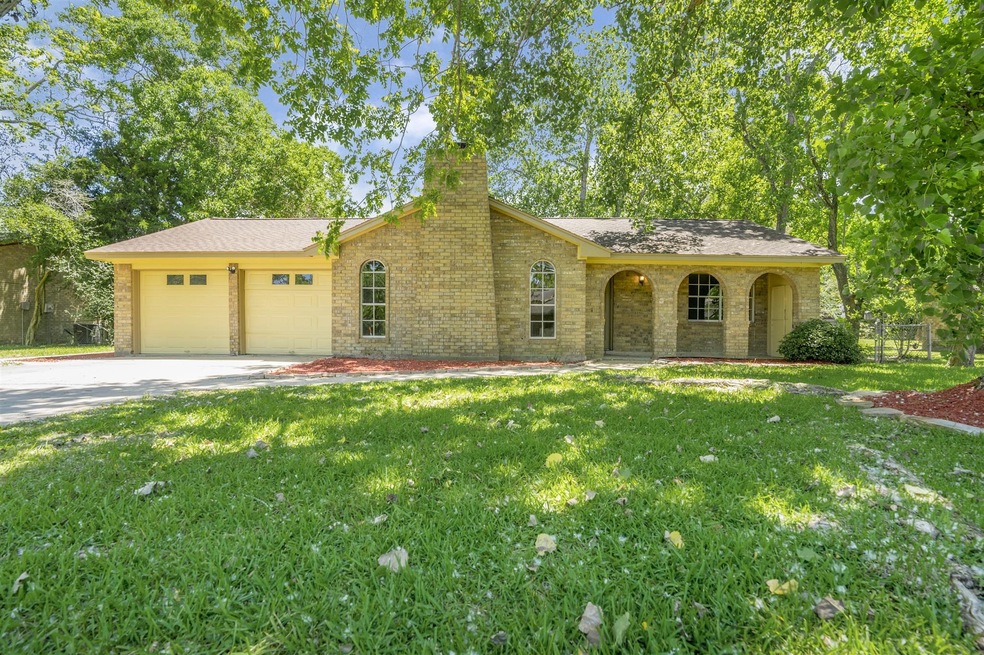 2563 County Road 769a, Brazoria, TX 77422 - photo 1