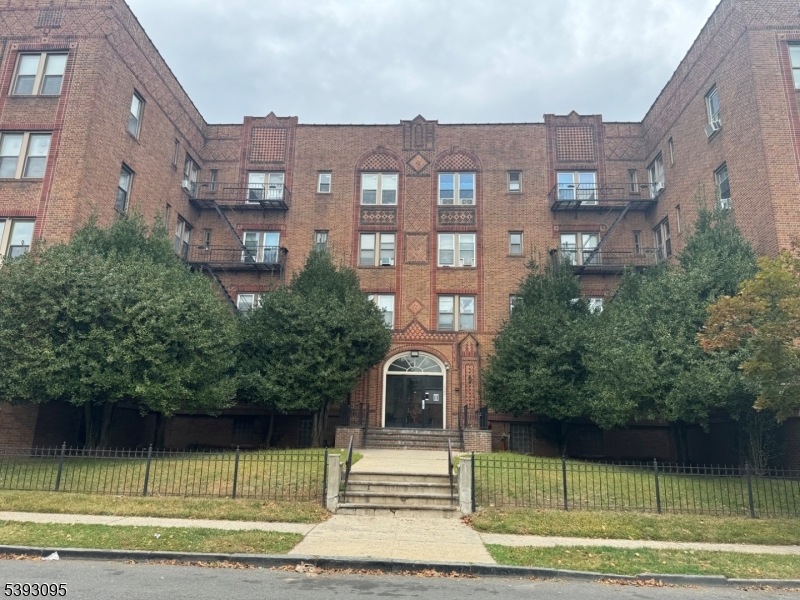 433 Lincoln Ave unit 7, Orange, NJ 07050 - photo 1